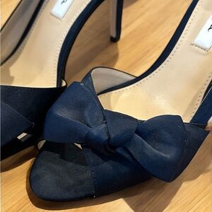 Size 8, Navy, open toe, linen pumps- NEVER WORN.